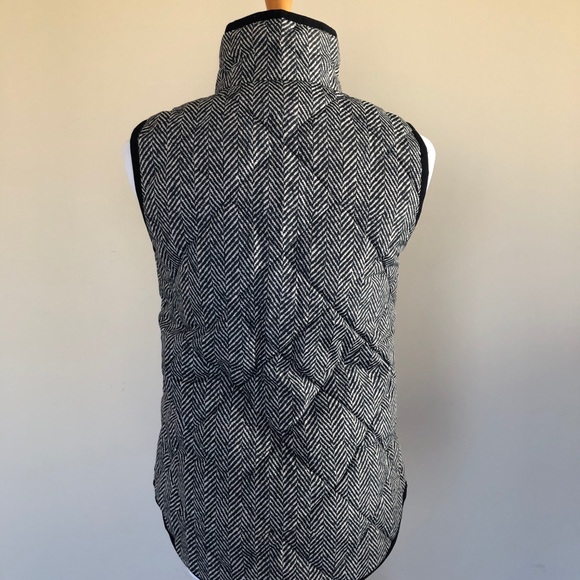 J Crew vest size XXS but fits like small. - Picture 4 of 8